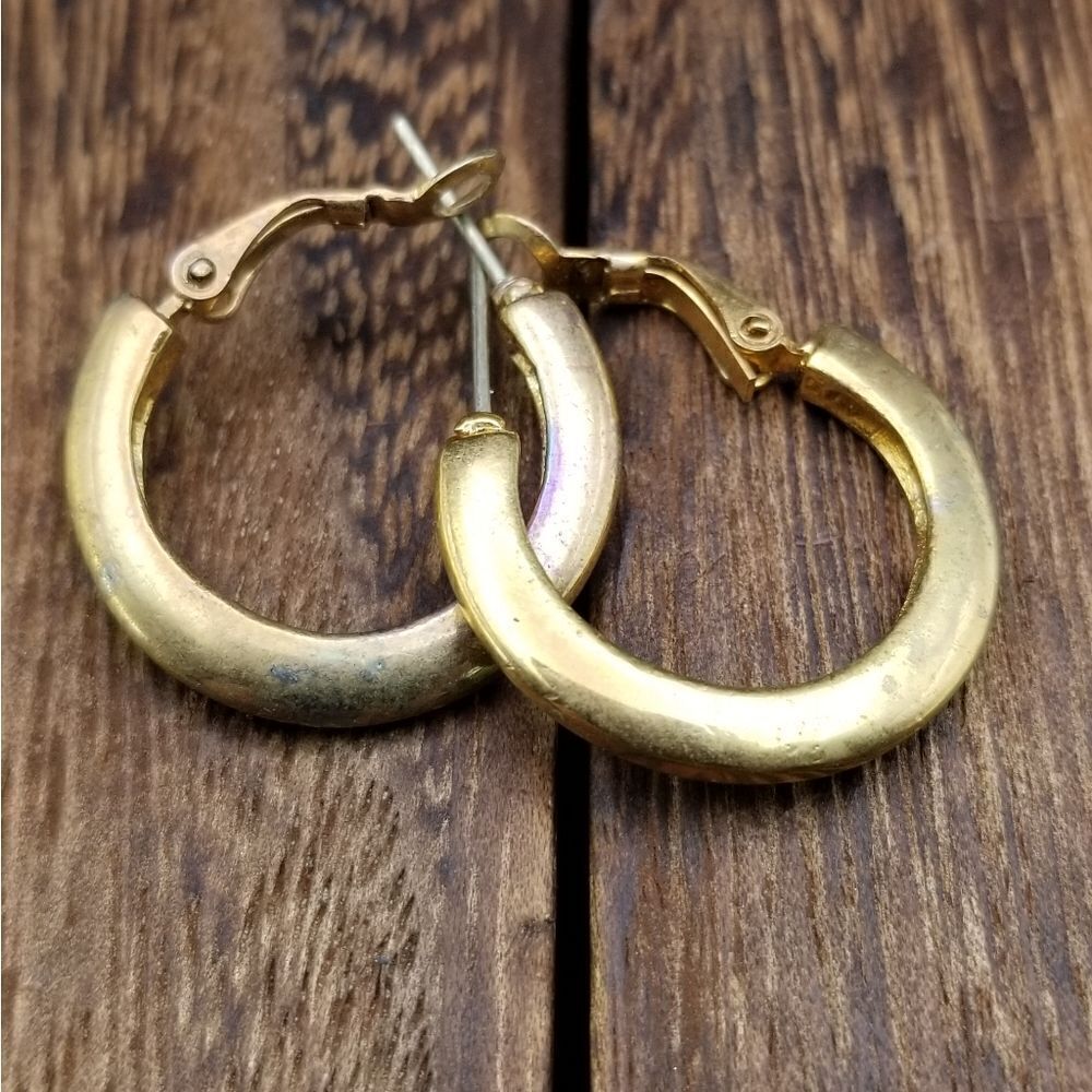 Circle c hoop earrings E0335
